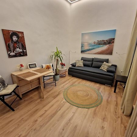 Magic-Trio-Apartment-Im- Zentrum-Von-Wien Dış mekan fotoğraf