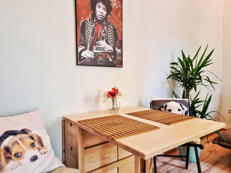 Magic-Trio-Apartment-Im- Zentrum-Von-Wien Dış mekan fotoğraf